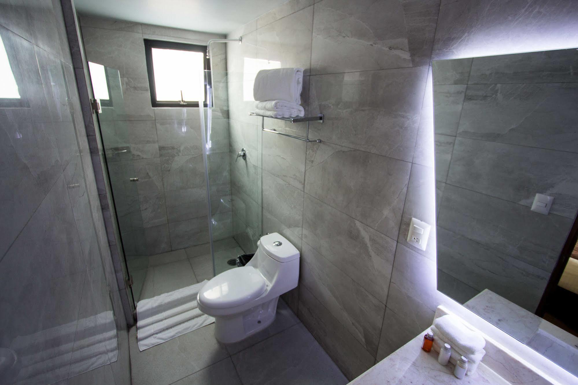 Suites Lerma Hotel